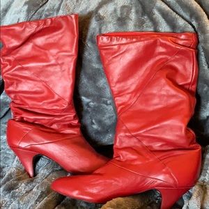 Vintage retro red slouchy boots